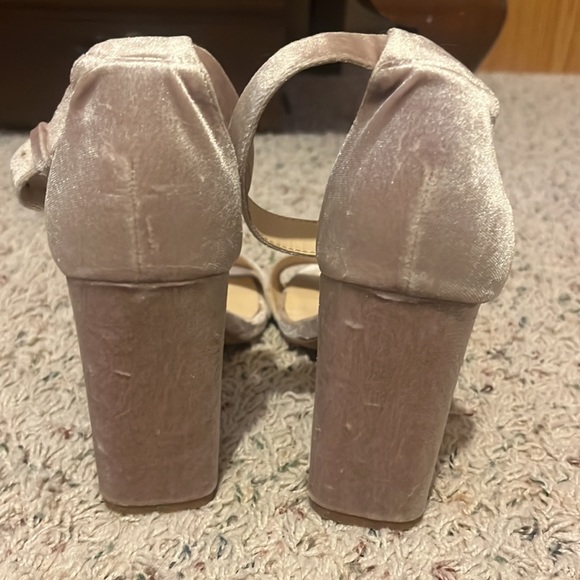 Velvet sandals - Picture 2 of 3